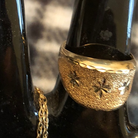 14kt Gold Glitter Star Ring